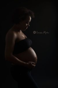 Schwangerschaftsfotografie Babybauch Shooting maternity photos Cornelia Moebes Photography Zug Baar Zürich
