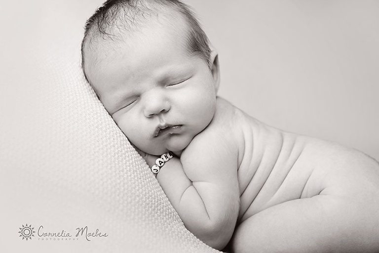 Neugeborenenfotografie-Babyfotografie-newborn photography-Cornelia Moebes Fotografe-Fotografie Zug Zürich Luzern Schwyz-J12