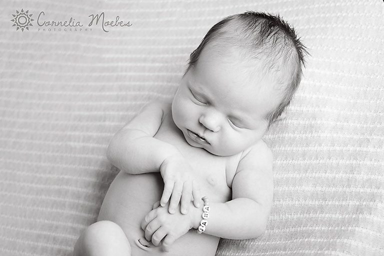 Neugeborenenfotografie-Babyfotografie-newborn photography-Cornelia Moebes Fotografe-Fotografie Zug Zürich Luzern Schwyz-J7