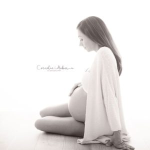 Schwangerschaftsfotografie Babybauch Shooting Neugeborenenfotografie Babyfotografin Cornelia Moebes Photography