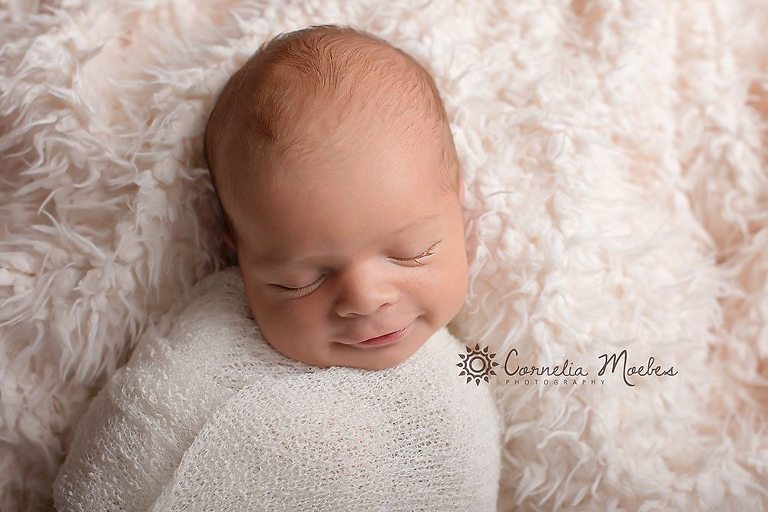 Neugeborenenfotografie Neugeborene Babyfotografie newborn shooting Cornelia Moebes Photography Zug Zürich Luzern Aargau Schwyz