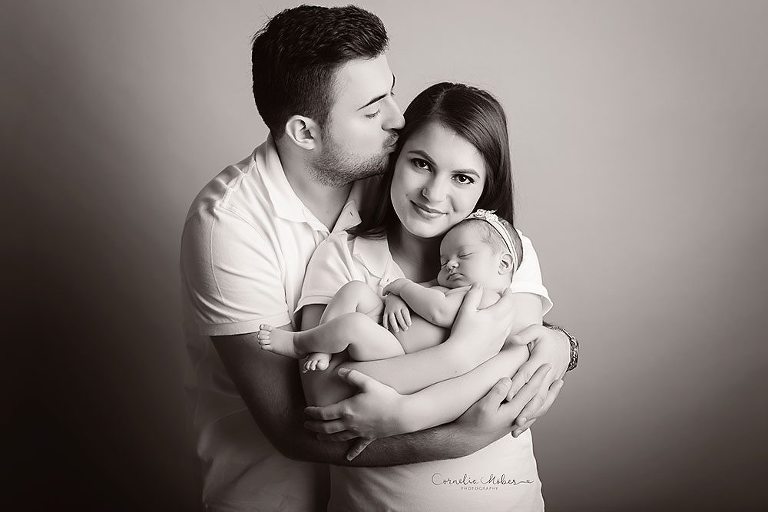 Neugeborenenfotografie Neugeborene newborn shooting Babyfotografie baby photography Familienfotos Cornelia Moebes Photography Zug Baar Zürich Luzern Aargau Schwyz 