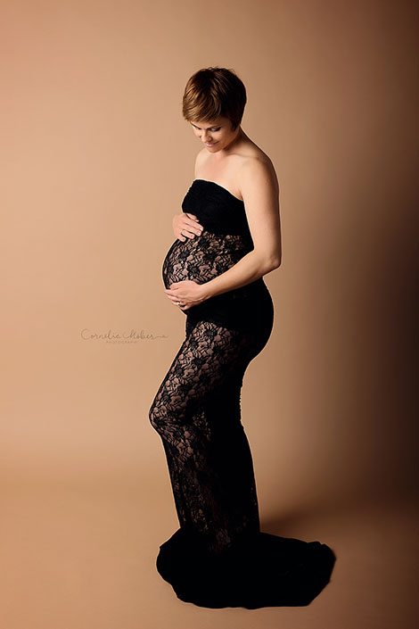 Schwangerschaftsshooting Schwangerschaftsfotos Babybauch Shooting maternity photography pregnancy newborn Neugeborene Babyfotografie Cornelia Moebes Photography Zug Zürich Luzern Aargau Schwyz