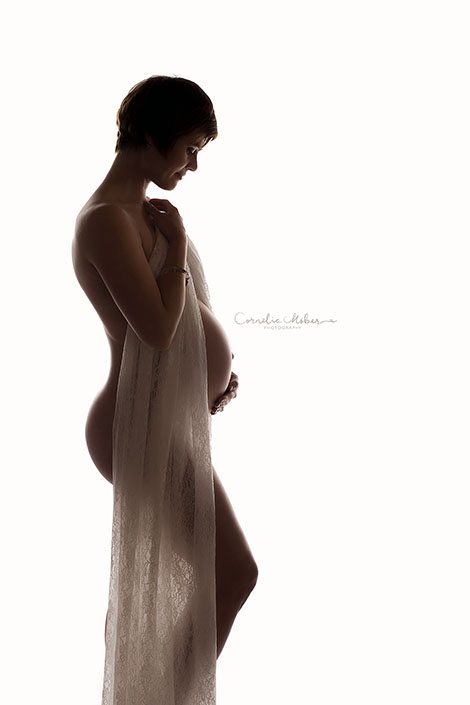 Schwangerschaftsshooting Schwangerschaftsfotos Babybauch Shooting maternity photography pregnancy newborn Neugeborene Babyfotografie Cornelia Moebes Photography Zug Zürich Luzern Aargau Schwyz