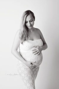 Schwangerschaftsshooting Schwangerschaftsfotos Babybauch Shooting maternity photography pregnancy newborn Neugeborene Babyfotografie Cornelia Moebes Photography Zug Zürich Luzern Aargau Schwyz
