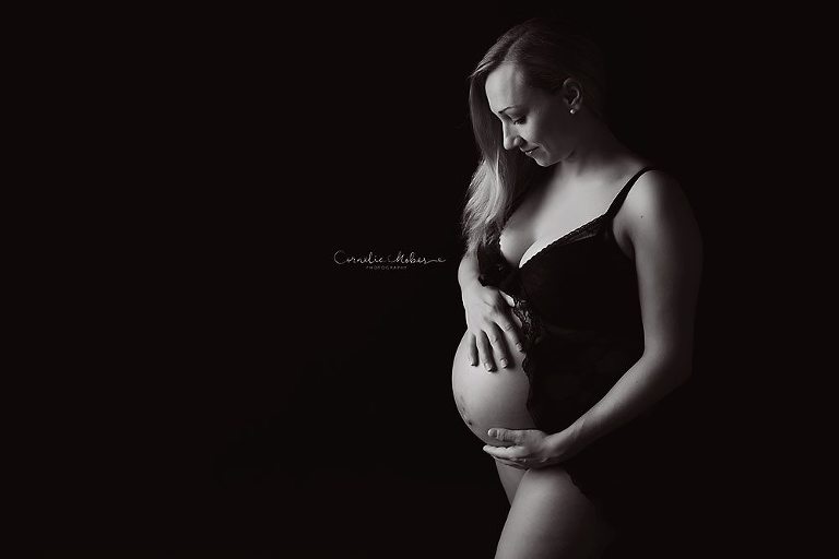 Schwangerschaftsshooting Schwangerschaftsfotos Babybauch Shooting maternity photography pregnancy newborn Neugeborene Babyfotografie Cornelia Moebes Photography Zug Zürich Luzern Aargau Schwyz