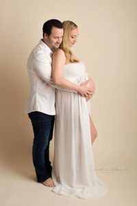 Schwangerschaftsshooting Schwangerschaftsfotos Babybauch Shooting maternity photography pregnancy newborn Neugeborene Babyfotografie Cornelia Moebes Photography Zug Zürich Luzern Aargau Schwyz