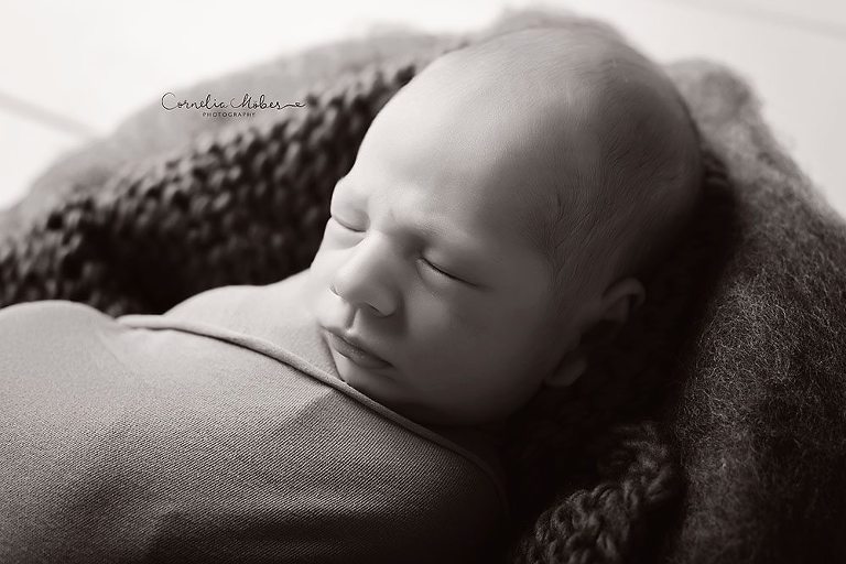 Neugeborenenshooting Neugeborenenfotografie Babyfotografie newborn shooting Babyfotograf Familie Cornelia Moebes Photography Zug Zürich Luzern Schwyz Aargau
