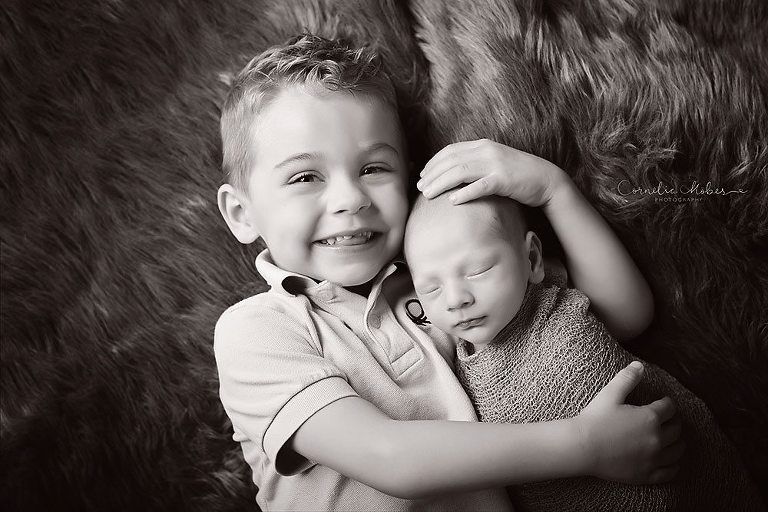 Neugeborenenshooting Neugeborenenfotografie Babyfotografie newborn shooting Babyfotograf Familie Cornelia Moebes Photography Zug Zürich Luzern Schwyz Aargau