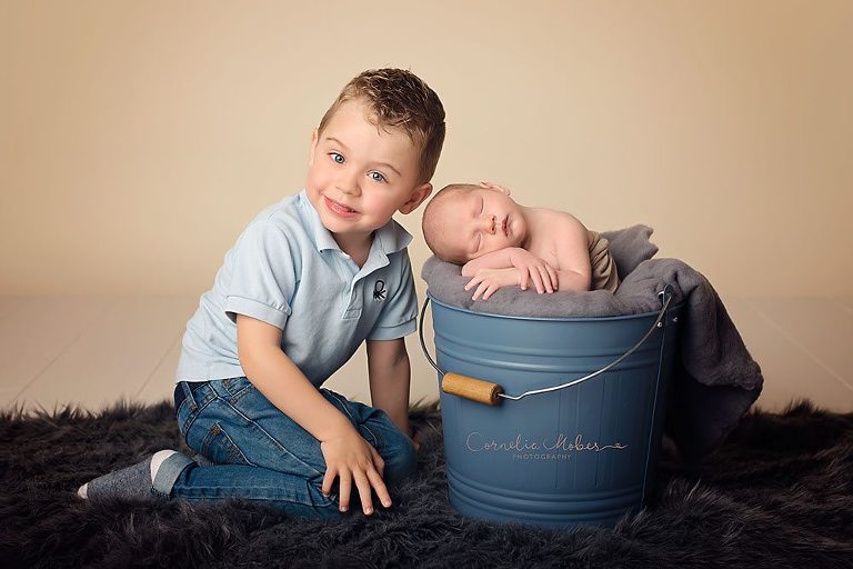 Neugeborenenshooting Neugeborenenfotografie Babyfotografie newborn shooting Babyfotograf Familie Cornelia Moebes Photography Zug Zürich Luzern Schwyz Aargau