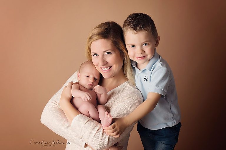 Neugeborenenshooting Neugeborenenfotografie Babyfotografie newborn shooting Babyfotograf Familie Cornelia Moebes Photography Zug Zürich Luzern Schwyz Aargau