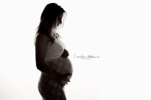 Schwangerschaftsbilder Schwangerschaftsfotografie Babybauch Shooting Mutterschaft Neugeborenenfotografie newborn shooting maternity photography Cornelia Moebes Photography