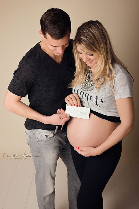 Schwangerschaftsbilder Schwangerschaftsfotografie Babybauch Shooting Mutterschaft Neugeborenenfotografie newborn shooting maternity photography Cornelia Moebes Photography