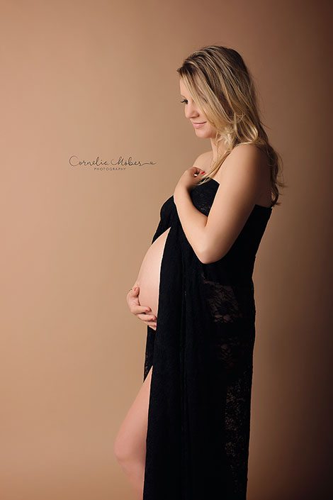 Schwangerschaftsbilder Schwangerschaftsfotografie Babybauch Shooting Mutterschaft Neugeborenenfotografie newborn shooting maternity photography Cornelia Moebes Photography