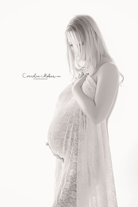 Schwangerschaftsbilder Schwangerschaftsfotografie Babybauch Shooting Mutterschaft Neugeborenenfotografie newborn shooting maternity photography Cornelia Moebes Photography