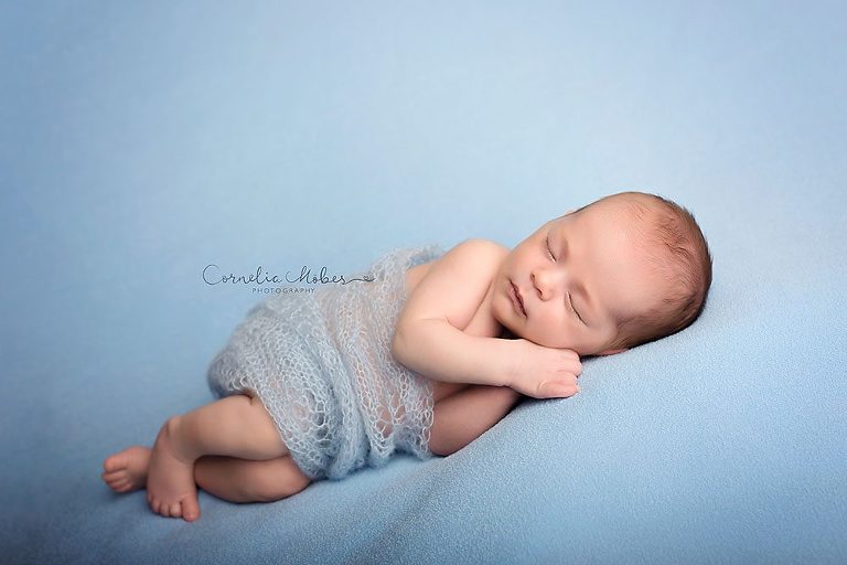 Neugeborenenfotografie Neugeborenenbilder newborn shooting Babyfotografie Neugeborene Cornelia Moebes Photografie Zug Zürich Luzern Aargau Schwyz