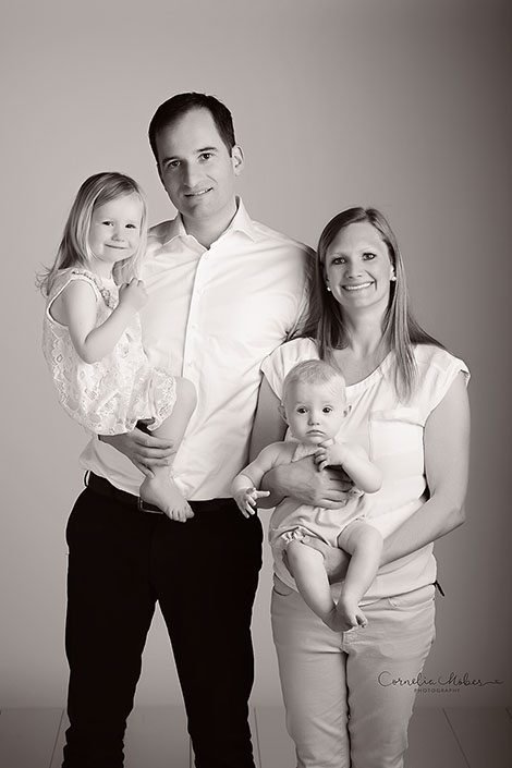 Familienshooting Familienfotos Kinderfotografie Babyfotografie Babyfotograf Kinder Portrait Cornelia Moebes Photography Zug Zürich Luzern Schwyz Aargau
