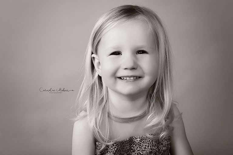 Familienshooting Familienfotos Kinderfotografie Babyfotografie Babyfotograf Kinder Portrait Cornelia Moebes Photography Zug Zürich Luzern Schwyz Aargau