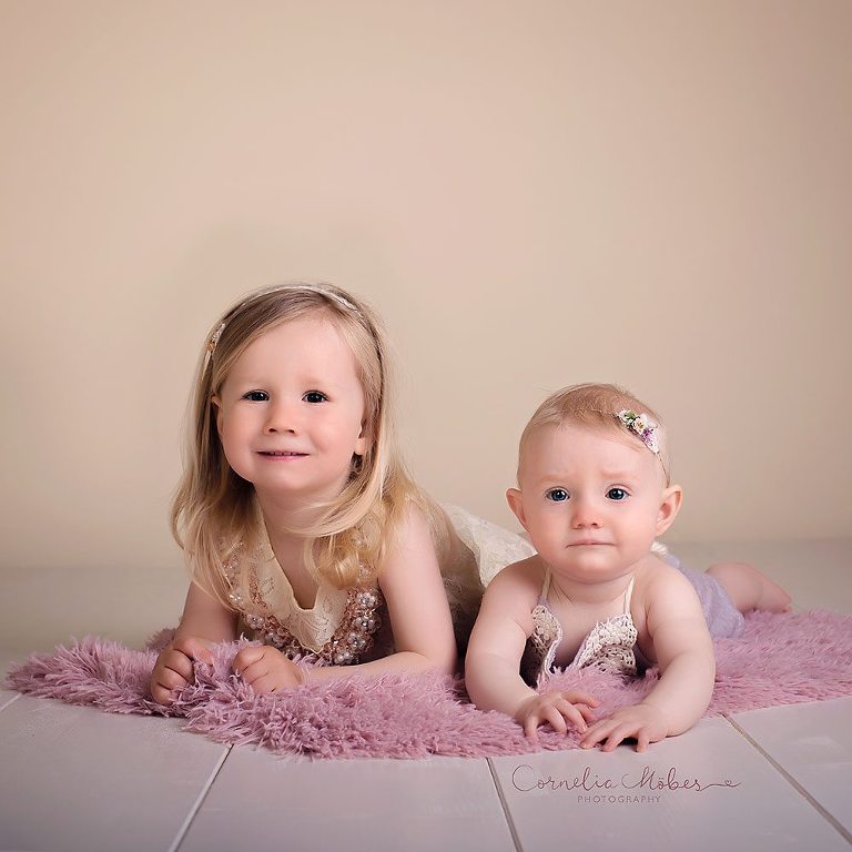 Familienshooting Familienfotos Kinderfotografie Babyfotografie Babyfotograf Kinder Portrait Cornelia Moebes Photography Zug Zürich Luzern Schwyz Aargau