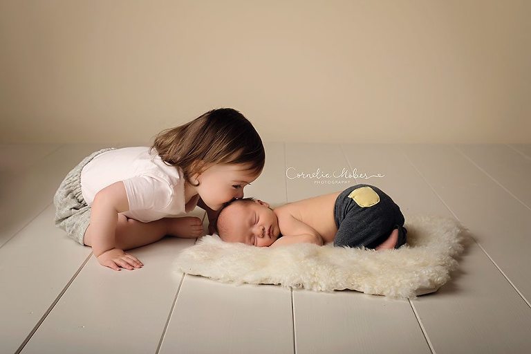 Neugeborenenfotografie Babyfotografie Babyfotografin Zug Zürich Luzern Schwyz Aargau newborn shooting baby portraiture Cornelia Moebes Photography