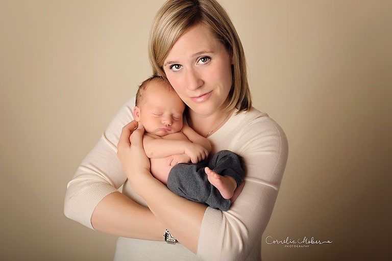 Neugeborenenfotografie Babyfotografie Babyfotografin Zug Zürich Luzern Schwyz Aargau newborn shooting baby portraiture Cornelia Moebes Photography