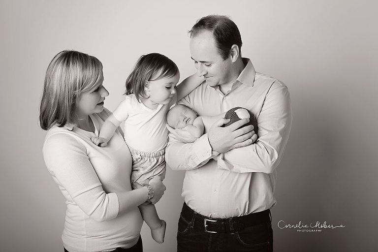 Neugeborenenfotografie Babyfotografie Babyfotografin Zug Zürich Luzern Schwyz Aargau newborn shooting baby portraiture Cornelia Moebes Photography