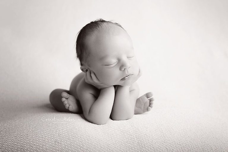 Neugeborenenfotografie Babyfotografie Babyfotografin Zug Zürich Luzern Schwyz Aargau newborn shooting baby portraiture Cornelia Moebes Photography