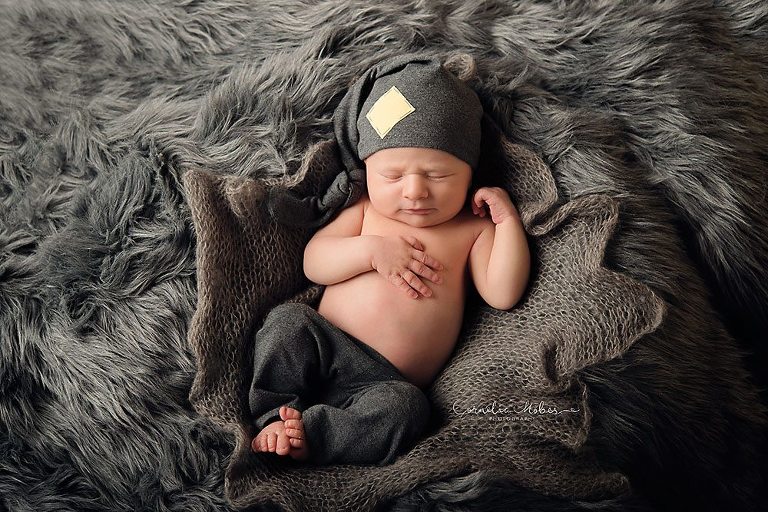 Neugeborenenshooting Neugeborenenfotografie Neugeborenenfotos newborn shooting Babyfotografie Babyfotos baby photographer Babyfotograf Zug Zürich Luzern Aargau Schwyz Cornelia Moebes Photogrphy