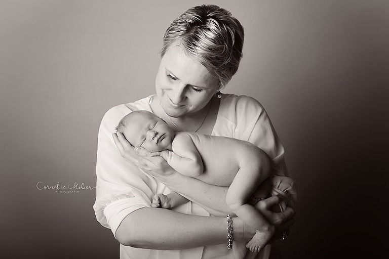 Neugeborenenshooting Neugeborenenfotografie Neugeborenenfotos newborn shooting Babyfotografie Babyfotos baby photographer Babyfotograf Zug Zürich Luzern Aargau Schwyz Cornelia Moebes Photogrphy