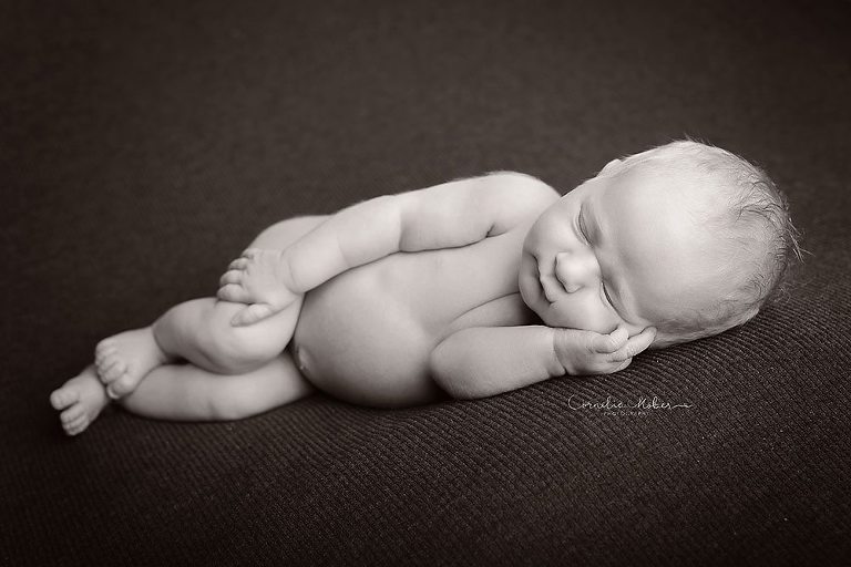 Neugeborenenshooting Neugeborenenfotografie Neugeborenenfotos newborn shooting Babyfotografie Babyfotos baby photographer Babyfotograf Zug Zürich Luzern Aargau Schwyz Cornelia Moebes Photogrphy