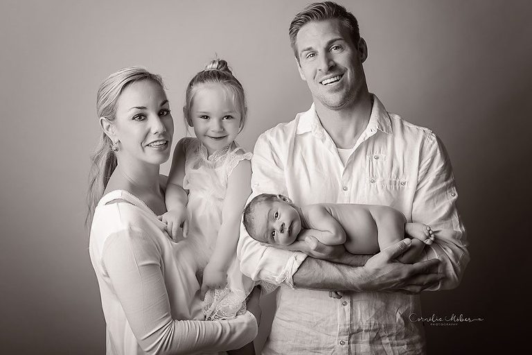 Neugeborenenshooting Neugeborenenfotografie Neugeborenenfotos newborn shooting Babyfotografie Babyfotos baby photographer Babyfotograf Zug Zürich Luzern Aargau Schwyz Cornelia Moebes Photogrphy