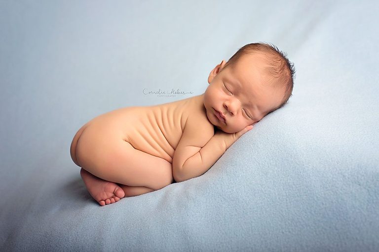 Neugeborenenshooting Neugeborenenfotografie Neugeborenenfotos newborn shooting Babyfotografie Babyfotos baby photographer Babyfotograf Zug Zürich Luzern Aargau Schwyz Cornelia Moebes Photogrphy