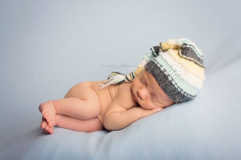 Neugeborenenshooting Neugeborenenfotografie Neugeborenenfotos newborn shooting Babyfotografie Babyfotos baby photographer Babyfotograf Zug Zürich Luzern Aargau Schwyz Cornelia Moebes Photogrphy