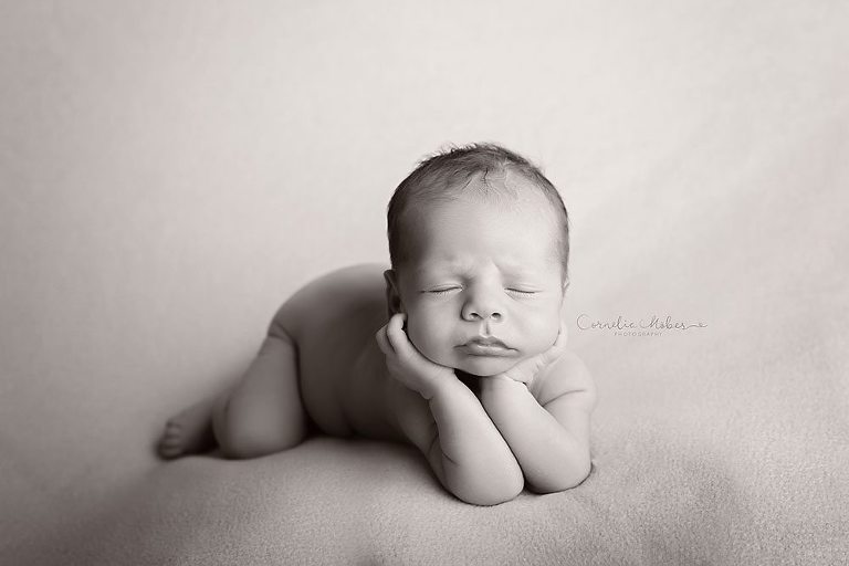 Neugeborenenshooting Neugeborenenfotografie Neugeborenenfotos newborn shooting Babyfotografie Babyfotos baby photographer Babyfotograf Zug Zürich Luzern Aargau Schwyz Cornelia Moebes Photogrphy