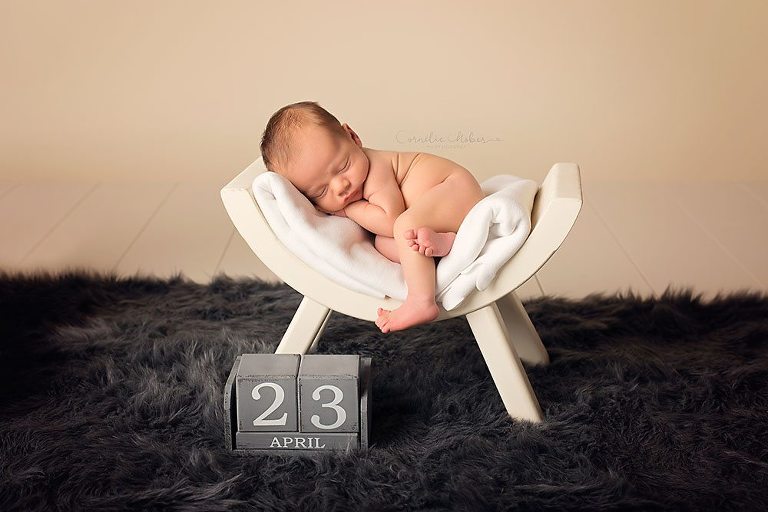 Neugeborenenshooting Neugeborenenfotografie Neugeborenenfotos newborn shooting Babyfotografie Babyfotos baby photographer Babyfotograf Zug Zürich Luzern Aargau Schwyz Cornelia Moebes Photogrphy