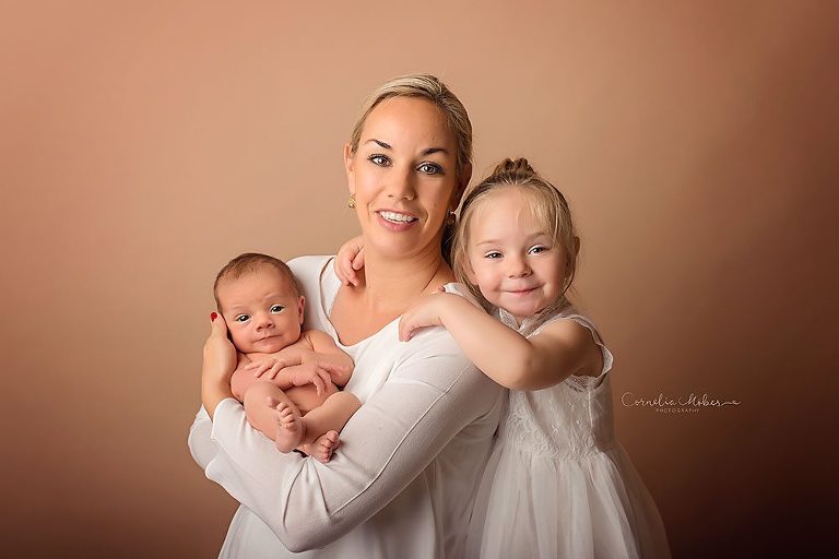 Neugeborenenshooting Neugeborenenfotografie Neugeborenenfotos newborn shooting Babyfotografie Babyfotos baby photographer Babyfotograf Zug Zürich Luzern Aargau Schwyz Cornelia Moebes Photogrphy