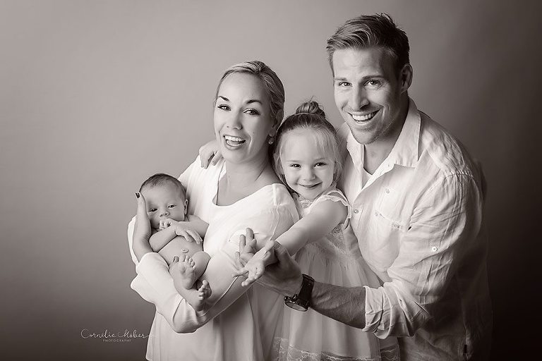 Neugeborenenshooting Neugeborenenfotografie Neugeborenenfotos newborn shooting Babyfotografie Babyfotos baby photographer Babyfotograf Zug Zürich Luzern Aargau Schwyz Cornelia Moebes Photogrphy