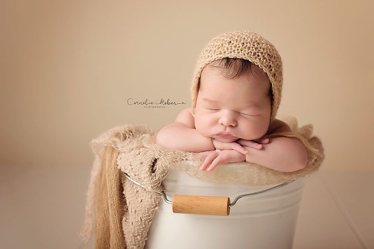 Neugeborenenshooting Neugeborenenfotografie Neugeborenenfotos newborn shooting Babyfotografie Babyfotos baby photographer Babyfotograf Zug Zürich Luzern Aargau Schwyz Cornelia Moebes Photography