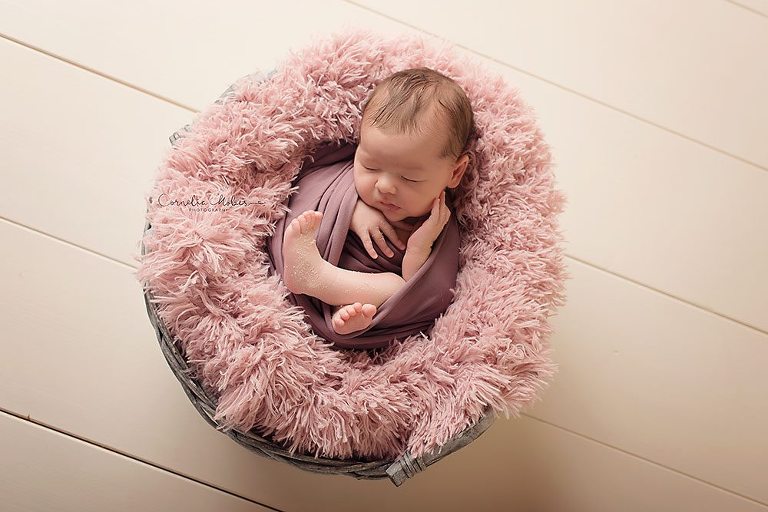 Neugeborenenshooting Neugeborenenfotografie Neugeborenenfotos newborn shooting Babyfotografie Babyfotos baby photographer Babyfotograf Zug Zürich Luzern Aargau Schwyz Cornelia Moebes Photography