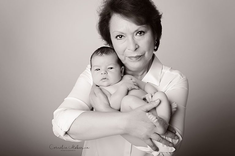 Neugeborenenshooting Neugeborenenfotografie Neugeborenenfotos newborn shooting Babyfotografie Babyfotos baby photographer Babyfotograf Zug Zürich Luzern Aargau Schwyz Cornelia Moebes Photography