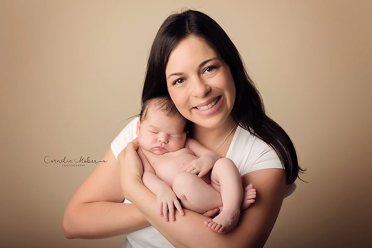 Neugeborenenshooting Neugeborenenfotografie Neugeborenenfotos newborn shooting Babyfotografie Babyfotos baby photographer Babyfotograf Zug Zürich Luzern Aargau Schwyz Cornelia Moebes Photography