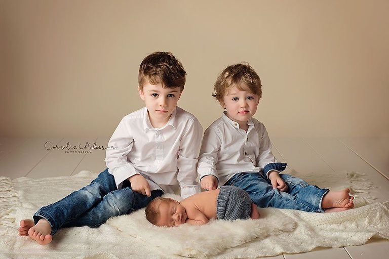 Neugeborenenshooting Neugeborenenfotografie Neugeborenenfotos newborn shooting Babyfotografie Babyfotos baby photographer Babyfotograf Zug Zürich Luzern Aargau Schwyz Cornelia Moebes Photography