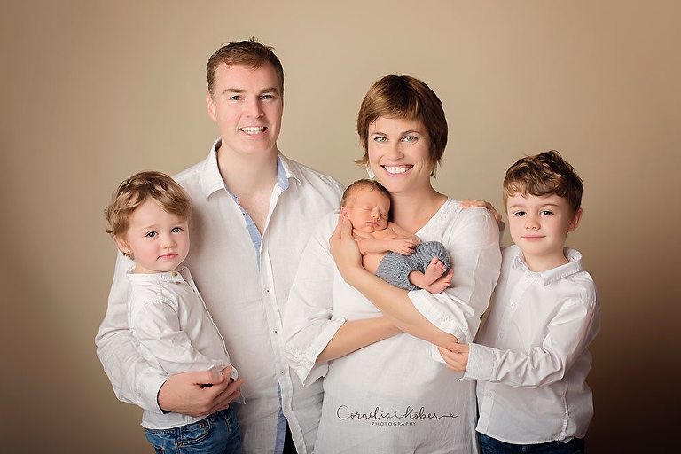 Neugeborenenshooting Neugeborenenfotografie Neugeborenenfotos newborn shooting Babyfotografie Babyfotos baby photographer Babyfotograf Zug Zürich Luzern Aargau Schwyz Cornelia Moebes Photography