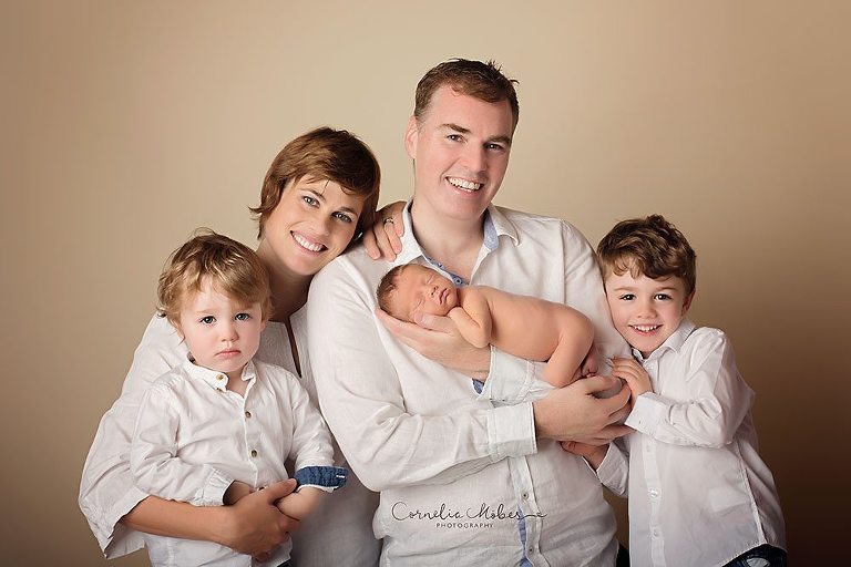 Neugeborenenshooting Neugeborenenfotografie Neugeborenenfotos newborn shooting Babyfotografie Babyfotos baby photographer Babyfotograf Zug Zürich Luzern Aargau Schwyz Cornelia Moebes Photography