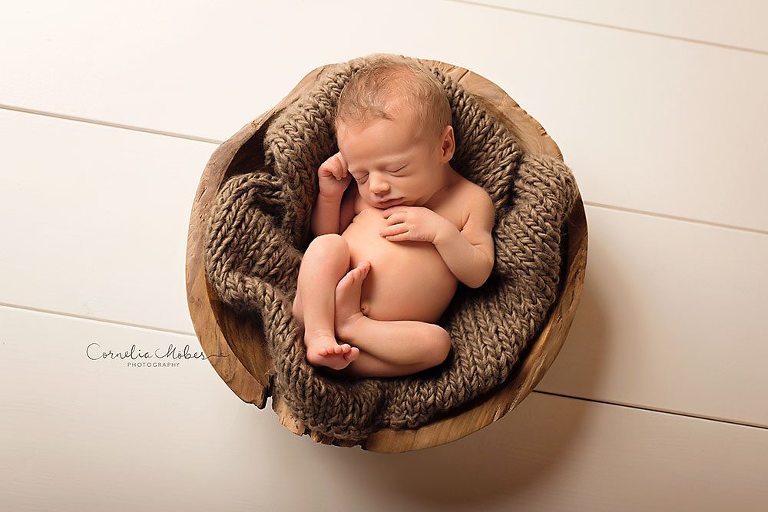 Neugeborenenshooting Neugeborenenfotografie Neugeborenenfotos newborn shooting Babyfotografie Babyfotos baby photographer Babyfotograf Zug Zürich Luzern Aargau Schwyz Cornelia Moebes Photography