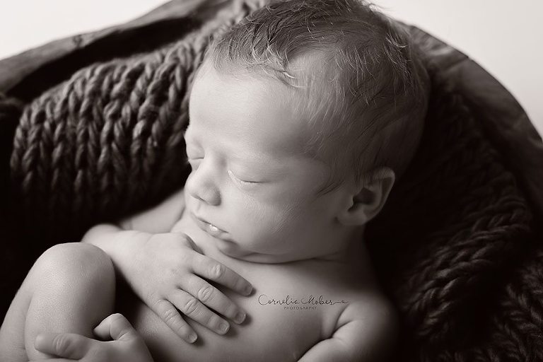 Neugeborenenshooting Neugeborenenfotografie Neugeborenenfotos newborn shooting Babyfotografie Babyfotos baby photographer Babyfotograf Zug Zürich Luzern Aargau Schwyz Cornelia Moebes Photography