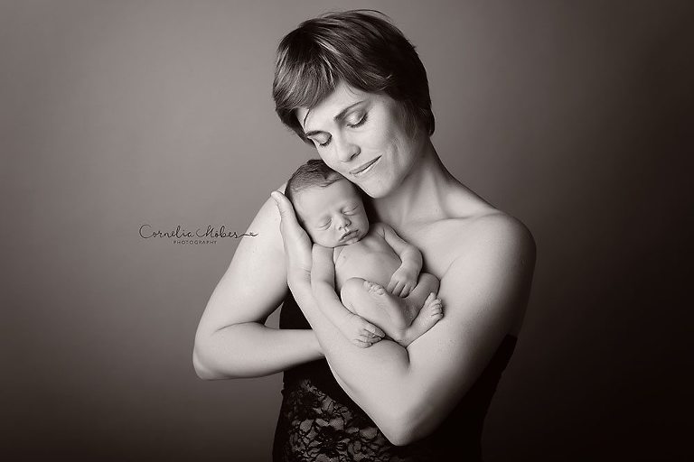 Neugeborenenshooting Neugeborenenfotografie Neugeborenenfotos newborn shooting Babyfotografie Babyfotos baby photographer Babyfotograf Zug Zürich Luzern Aargau Schwyz Cornelia Moebes Photography