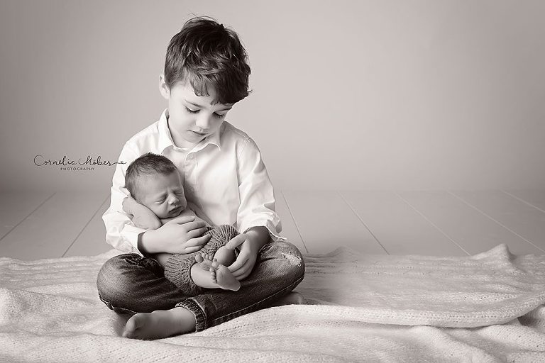 Neugeborenenshooting Neugeborenenfotografie Neugeborenenfotos newborn shooting Babyfotografie Babyfotos baby photographer Babyfotograf Zug Zürich Luzern Aargau Schwyz Cornelia Moebes Photography