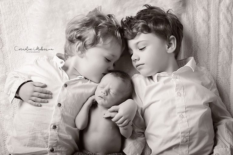 Neugeborenenshooting Neugeborenenfotografie Neugeborenenfotos newborn shooting Babyfotografie Babyfotos baby photographer Babyfotograf Zug Zürich Luzern Aargau Schwyz Cornelia Moebes Photography