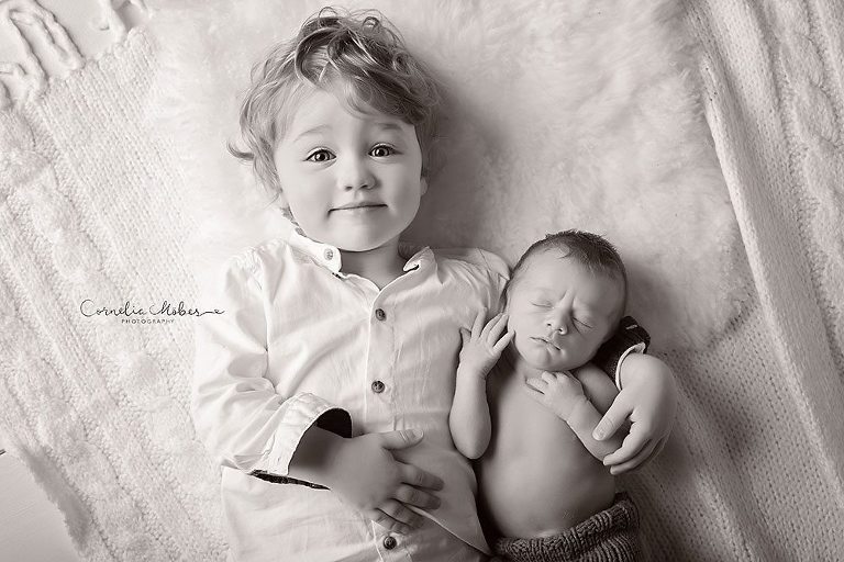 Neugeborenenshooting Neugeborenenfotografie Neugeborenenfotos newborn shooting Babyfotografie Babyfotos baby photographer Babyfotograf Zug Zürich Luzern Aargau Schwyz Cornelia Moebes Photography